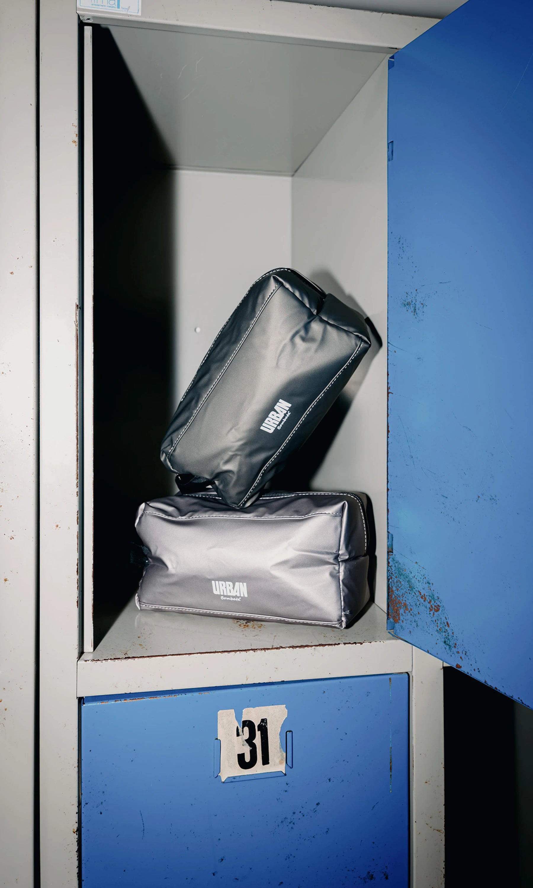 Urbanite Toiletry Bag Valencia, Colore Piombo - Color Lead grey