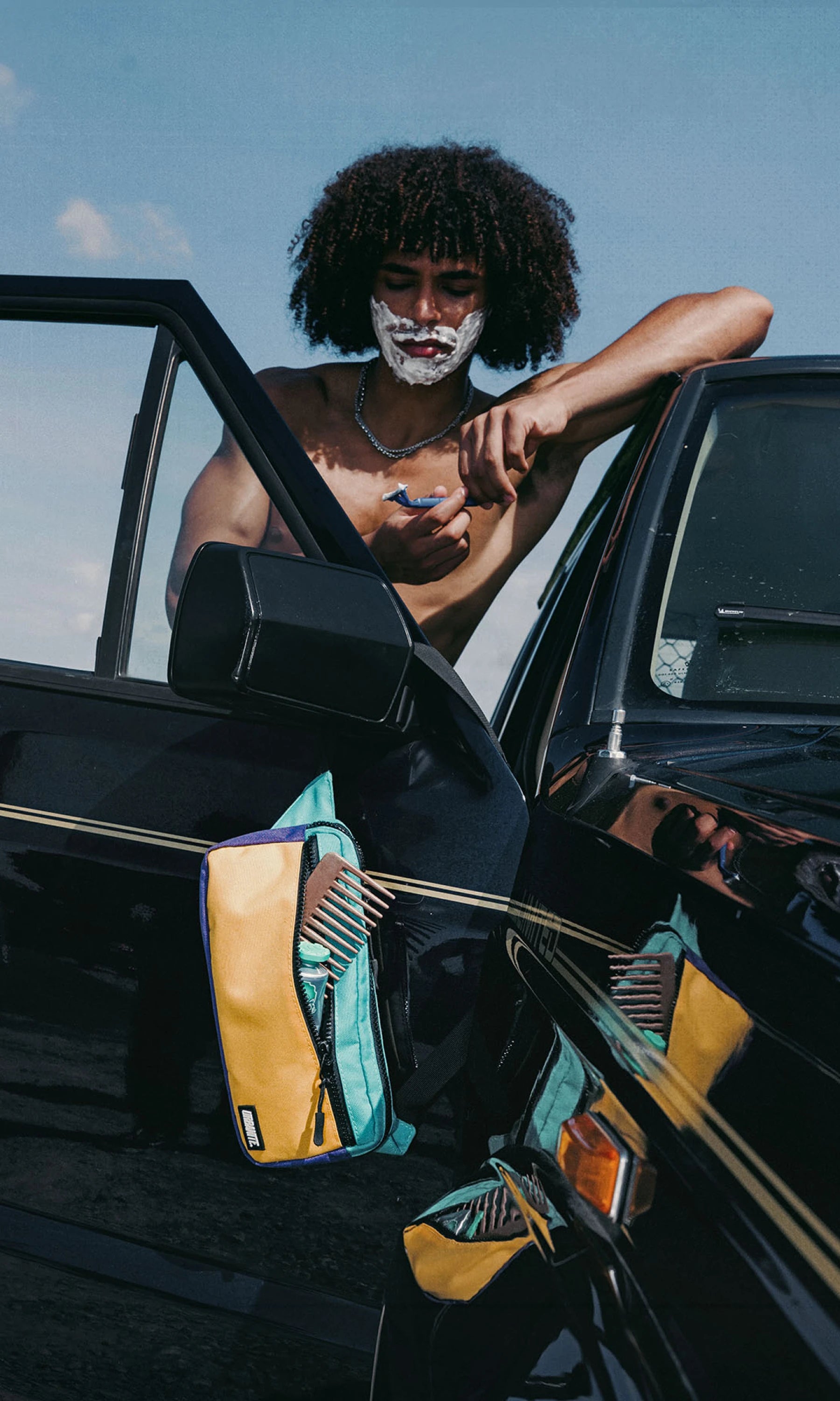 Sling Bag Urbanite La Paz, Colore Celeste / Giallo fluo / Fuxia - Color Light blue / Yellow fluo / Fuchsia